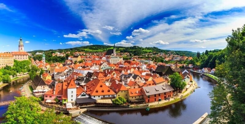 Prague: Cesky Krumlov Private Day Trip with a Local - The Itinerary: A Deep Dive into Cesky Krumlov