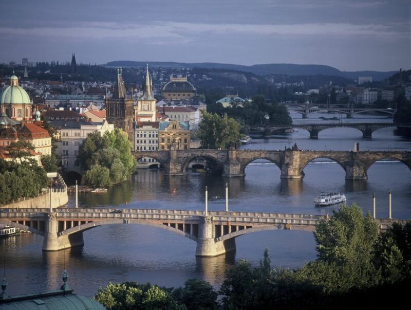 Prague City: 1-Hour Orientation Tour by Bus - FAQ