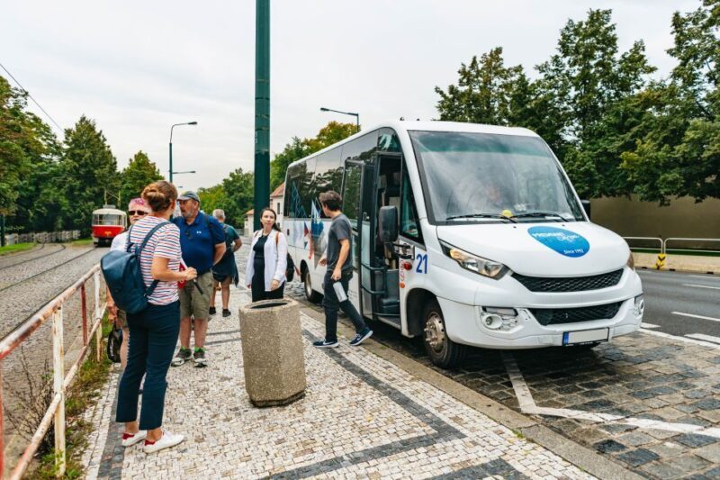 Prague: City Highlights By Bus, Boat, and on Foot - FAQ