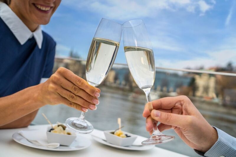 Prague: Evening Vltava River Eco Cruise with Prosecco - FAQ