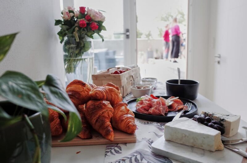 Prague: Farmers Market and Brunch Class with Celebrity Chef - The Cooking Class: From Market to Table