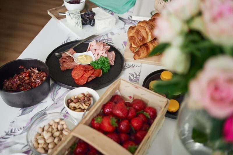 Prague: Farmers Market and Brunch Class with Celebrity Chef - Practical Tips for Your Visit