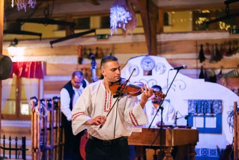 Prague: Folkloric Dinner Show with Unlimited Drinks - Exploring the Experience: What You Can Expect
