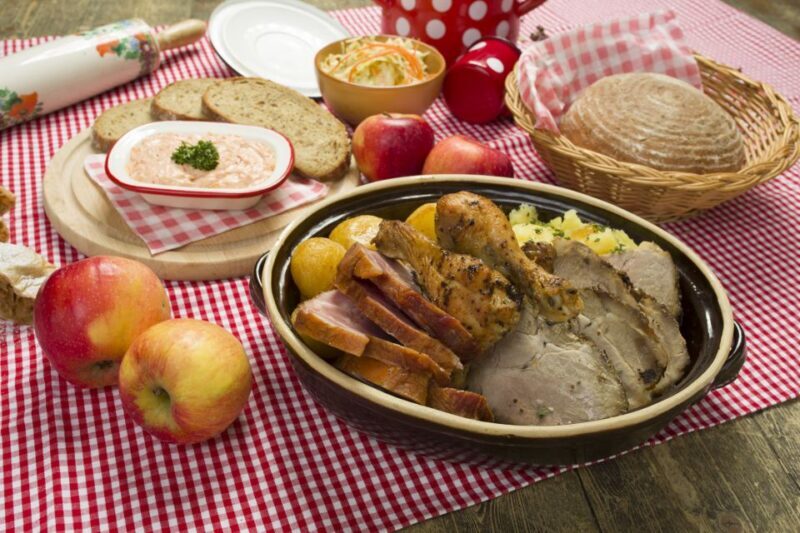 Prague: Folkloric Dinner Show with Unlimited Drinks - Authenticity and Cultural Insight