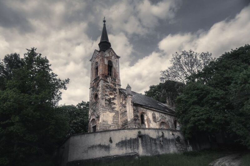 Prague: Ghost Walking Tour - Who Should Consider This Tour?
