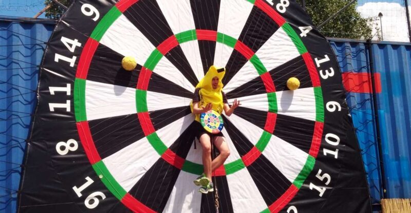 Prague : Giant Foot Darts and Giant Beer Pong Game - FAQ