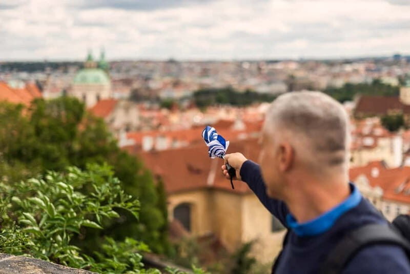 Prague Grand 2,5 hour + 2 hour exterior walking tour - Key Points