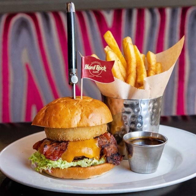 Prague: Hard Rock Cafe with Set Menu for Lunch or Dinner - FAQs