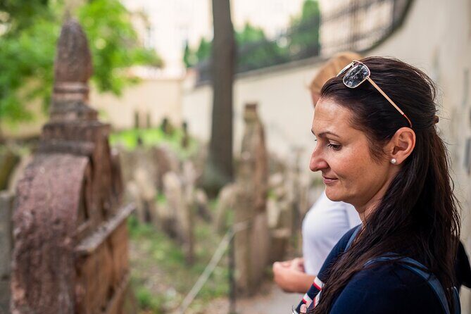 Prague Jewish Quarter Walking Tour with Admission Tickets - A Detailed Look at the Prague Jewish Quarter Walking Tour