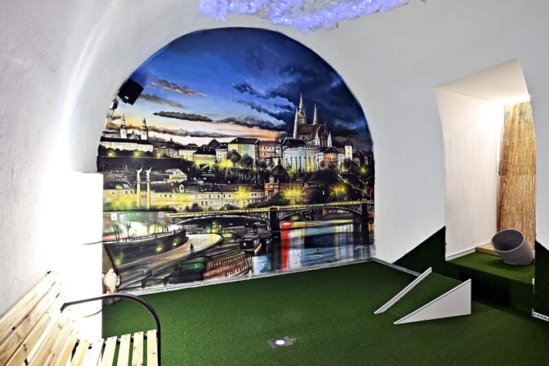 Prague: Mazemania Miniature Golf Experience - The Setting and Atmosphere
