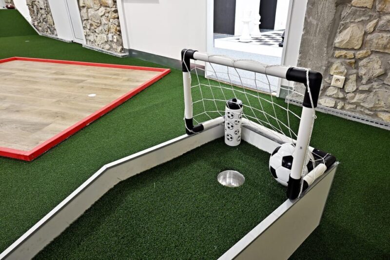 Prague: Mazemania Miniature Golf Experience - Frequently Asked Questions