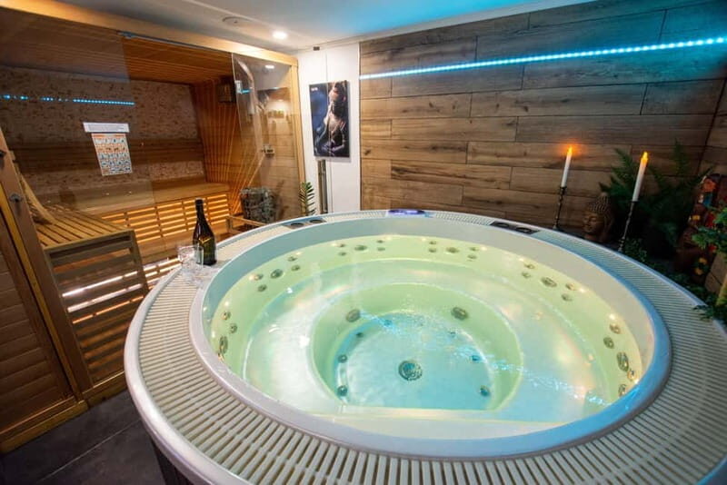 Prague: Modern Private Spa with Jacuzzi and Sauna - Detailed Value Analysis