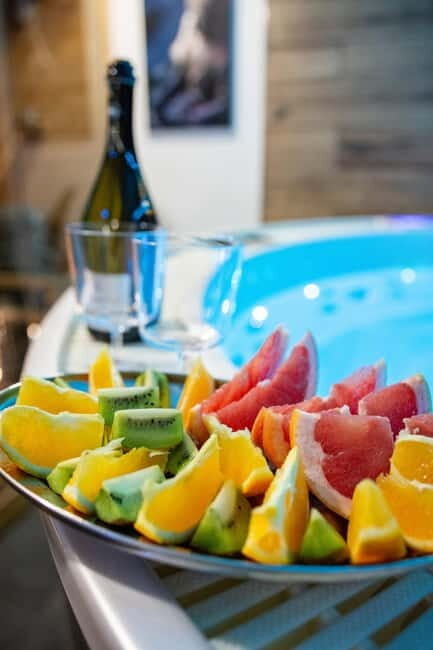 Prague: Modern Private Spa with Jacuzzi and Sauna - Who Should Consider This Experience?