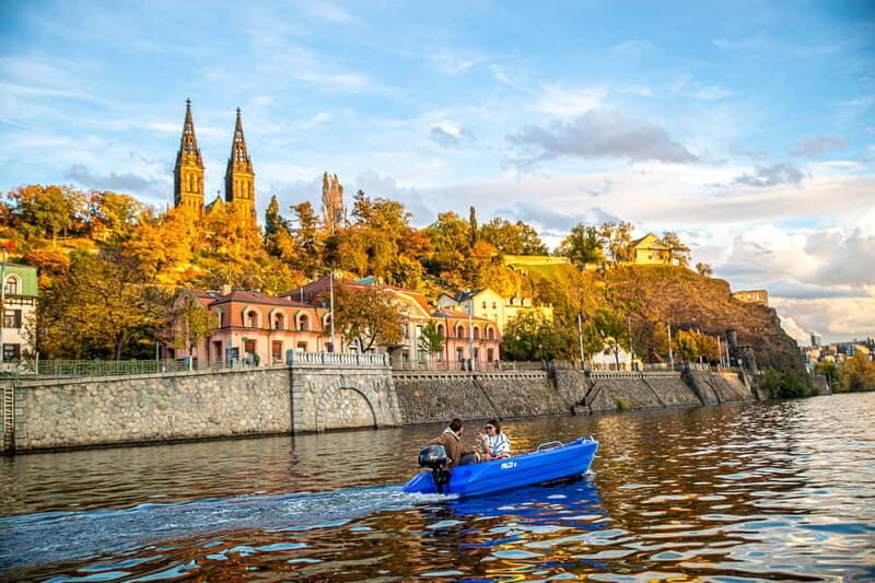 Prague: Motorboat Rental without Licence - Key Points
