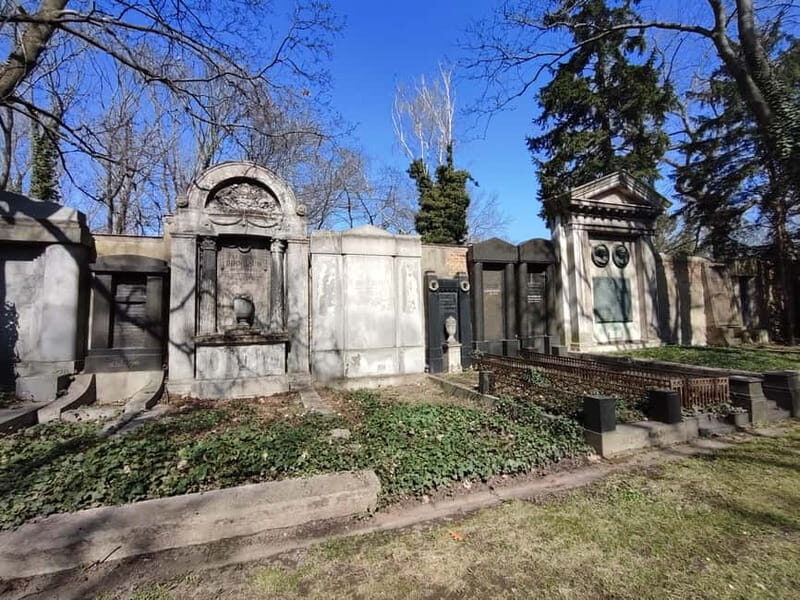 Prague: New Jewish Cemetery Guided Tour - Prague: New Jewish Cemetery Guided Tour