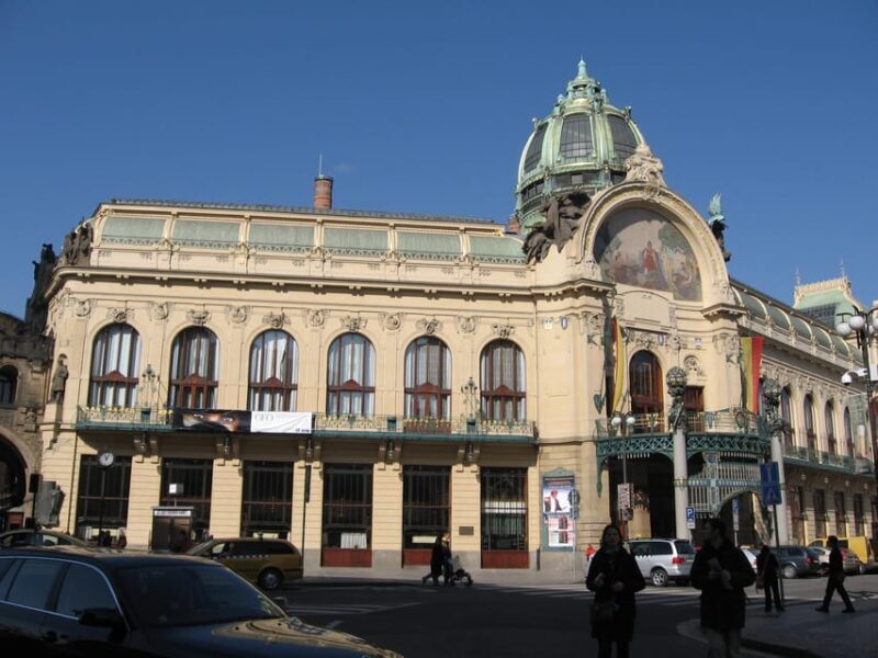 Prague: Old Town and Jewish Quarter Guided Walking Tour - Who Is This Tour Best Suited For?