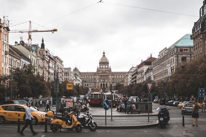 Prague: Old Town and Jewish Quarter Small-Group Tour - Discovering Prague’s Heart: A Detailed Look at the Tour
