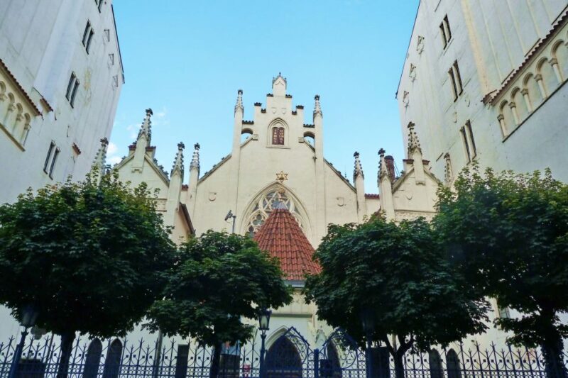 Prague: Old Town and Jewish Quarter Tour - A Closer Look at the Tour Experience