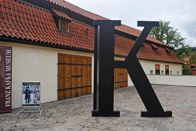 Prague Photo Walk Tour (Family, Couple, Solo) - Discover Prague Through a Lens: The Photo Walk Tour Experience