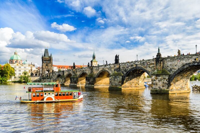 Prague: Prague Castle and Little Quarter Guided Walking Tour - Prague: Prague Castle and Little Quarter Guided Walking Tour
