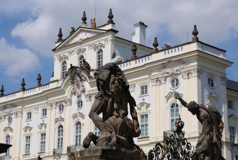 Prague: Prague Castle Guided Tour - The Experience in Detail
