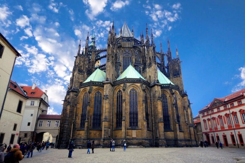 Prague: Prague Castle Guided Tour with Entrance Ticket - Transportation and Group Size