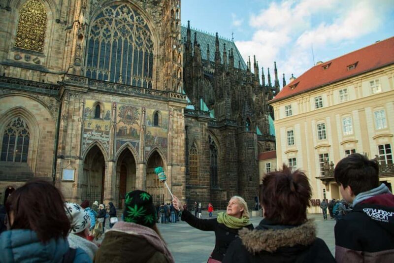 Prague: Prague Castle Tour without interiors in German - Detailed Breakdown of the Itinerary