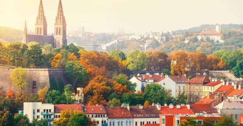 Prague: Private tour to the historic fortress of Vyehrad - Key Points