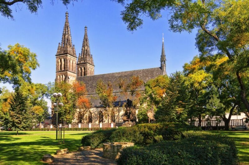 Prague: Private tour to the historic fortress of Vyehrad - FAQ
