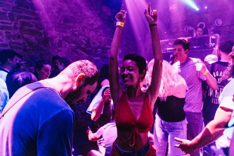 Prague: Pub Crawl with Unlimited Drinks and Cocktails - Practical Tips