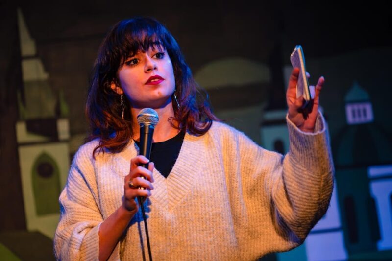 Prague: Thursday Stand-Up Comedy in English - Inside the Venue: Atmosphere and Experience