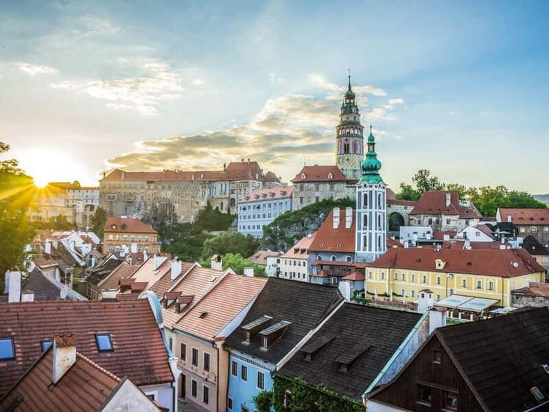 Prague: Transfer to Vienna via fabulous Cesky Krumlov - Key Points