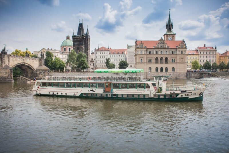 Prague: Vltava River Evening Dinner Cruise - An In-Depth Look at the Prague Vltava River Dinner Cruise