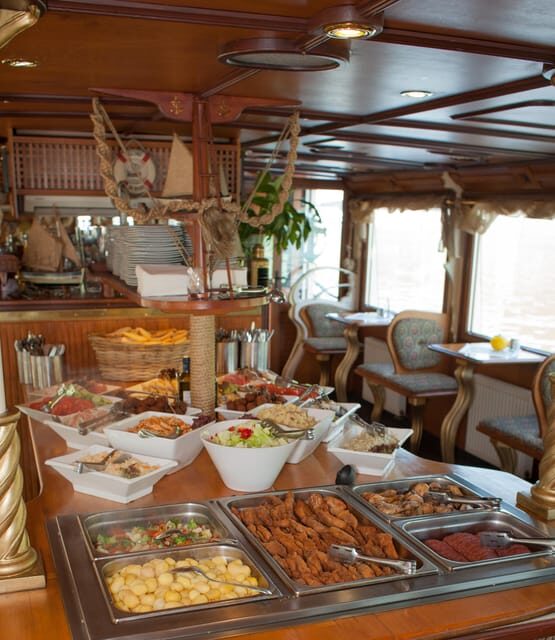 Prague: Vltava River Evening Dinner Cruise - FAQ
