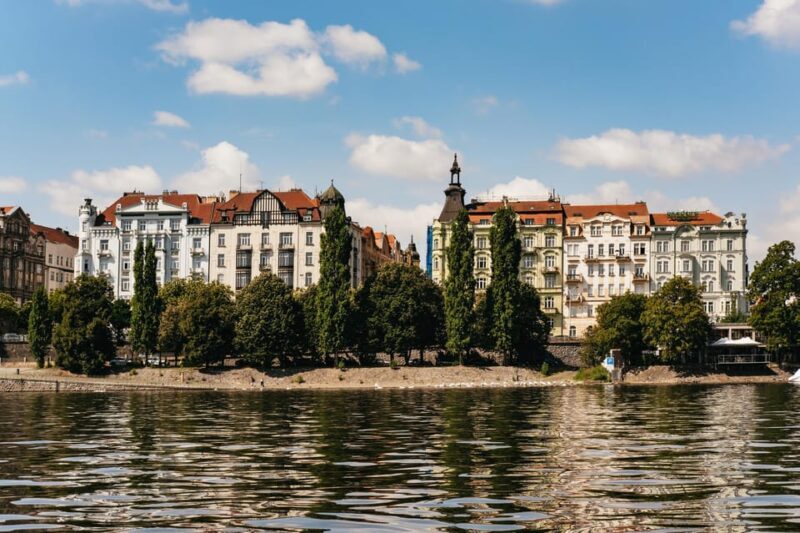 Prague: Vltava River Guided Canoeing Tour - FAQ