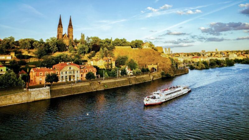 Prague: Vltava River Night Cruise with Buffet - Key Points