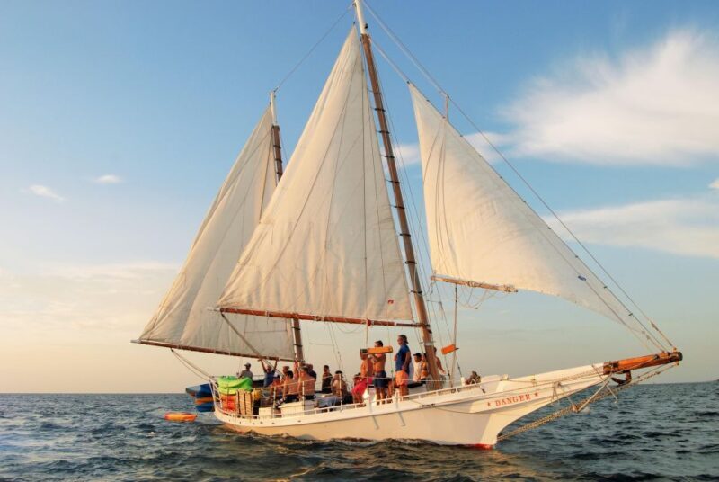Premium Day Sail, Snorkel &, Kayak with Lunch - FAQs