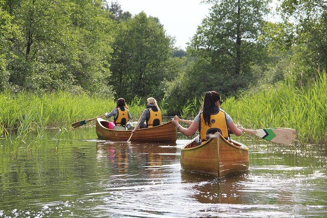 Premium guided Canoe Tour in lake Plateliai Handcrafted inventory and picnic set - Analyzing the Value