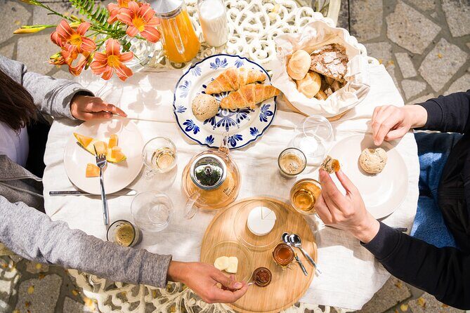 Premium Private Vinho Verde Tour:3 Wineries with Tastings & Lunch - Who Will Love This Tour?