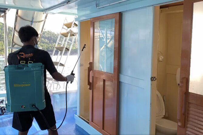 Premium Snorkel Tour to the Bays of Koh Tao onboard the Oxygen - An In-Depth Look at the Koh Tao Snorkel Experience