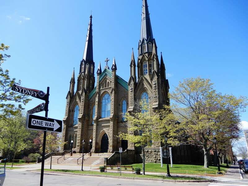 Prince Edward Island: Small Group Charlottetown Walking Tour - Key Points