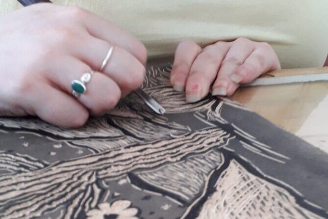 Print a work of art with a local artist for your home - FAQ