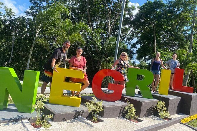 Priv. Montego Bay Airport Transfer to Grand Palladium/Lucea Hotel - A Comfortable Start to Your Jamaican Vacation