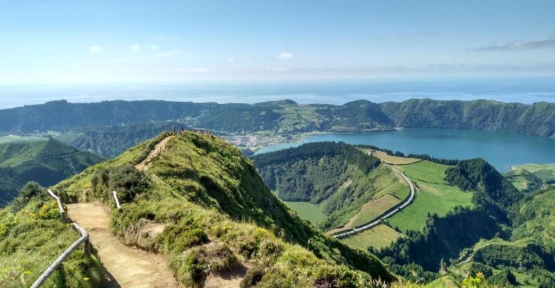 Privat van tour Sete Cidades, Lagoa do Fogo  volcanic lakes - Exploring São Miguel’s Natural Wonders in Comfort and Style