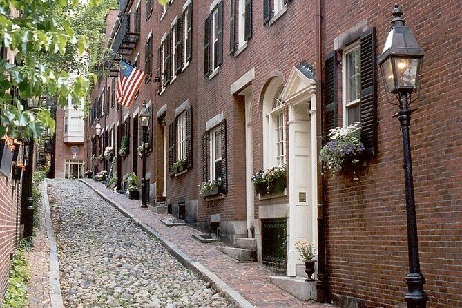 Private 1.5-Hour Freedom Trail Walking Tour with Costumed Guide - Who Should Consider This Tour?