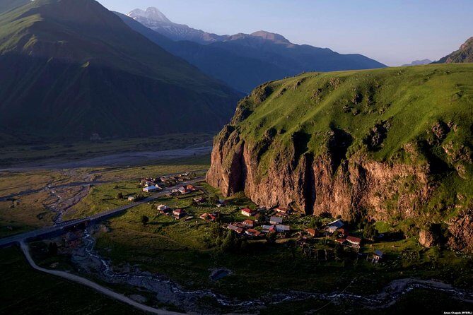 Private 1-Day Tour to Kazbegi & Gergeti Trinity Church - Who Should Take This Tour?