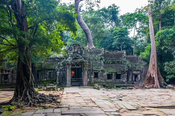 Private 15-Day Tour in Vietnam Laos and Cambodia - Crossing Borders to Siem Reap: Temples and Legend