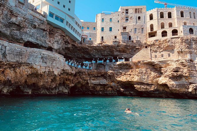 Private: 1h30 Boat tour of the caves of Polignano a Mare - An In-Depth Look at the Boat Tour Experience