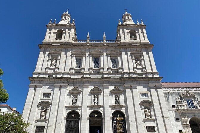 Private 1H30 Tuk Tuk Tour in Lisbon City - Exploring the Neighborhoods and Landmarks