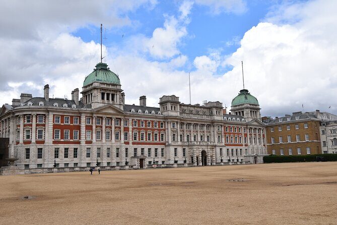 Private 2.5 Hour Taxi Tour of London - London's Greatest Bits! - Why This Tour Delivers Value